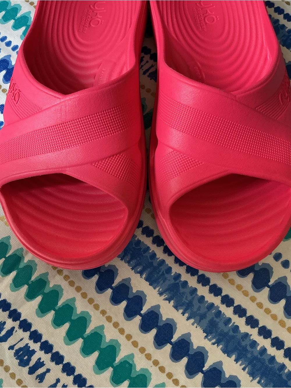 Last Chance - Ryka Recovery Sandals Deep Grapefruit - Picture 2 of 5